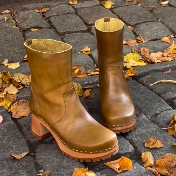 Swedish Hasbeens pull on Plain Boot Clog Boot Tabacco Taupe Color🌈❤️ - Picture 1 of 10